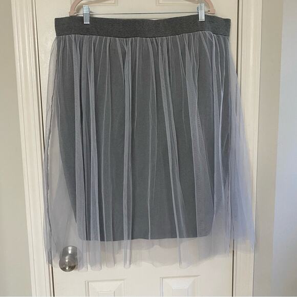 TORRID • Gray Silver Mesh Tulle Layered Midi Pencil Skirt - Picture 5 of 5